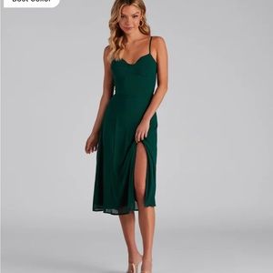 Windsor Chic Flowy Chiffon Midi Dress